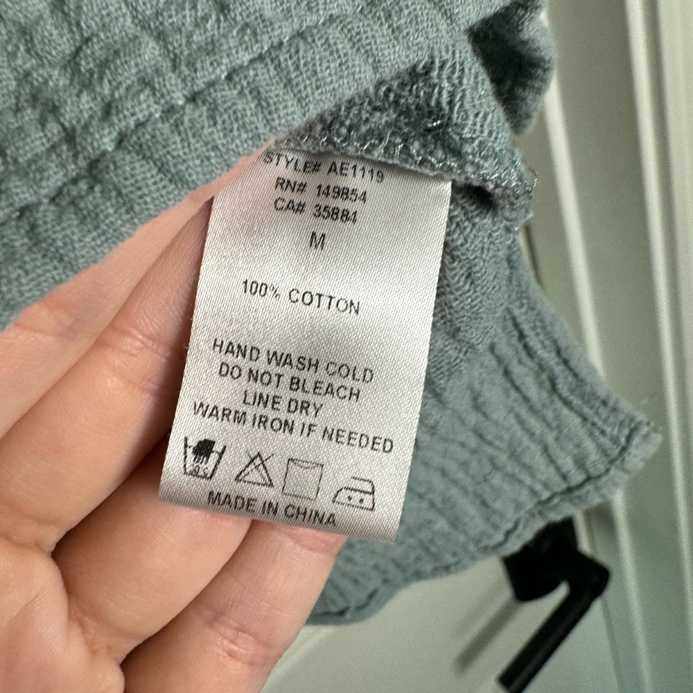 Sadie & Sage Sage Green Button Up Long Sleeve Cri… - image 4